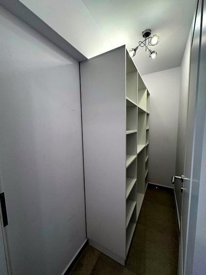 Apartament cu 3 camere decomandat, mobilat în Parcul Carol