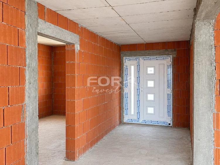Casă cu 4 camere cu Teren 1290 Mp în Tulca