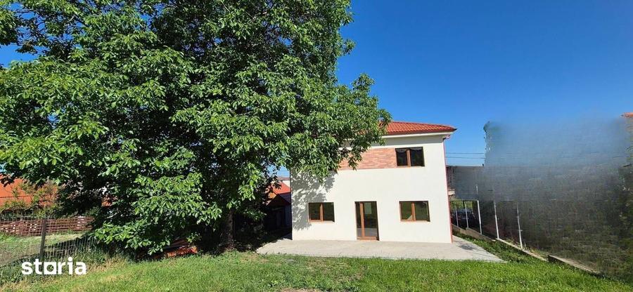 Casă cu 4 camere cu Teren 700 Mp în Apahida