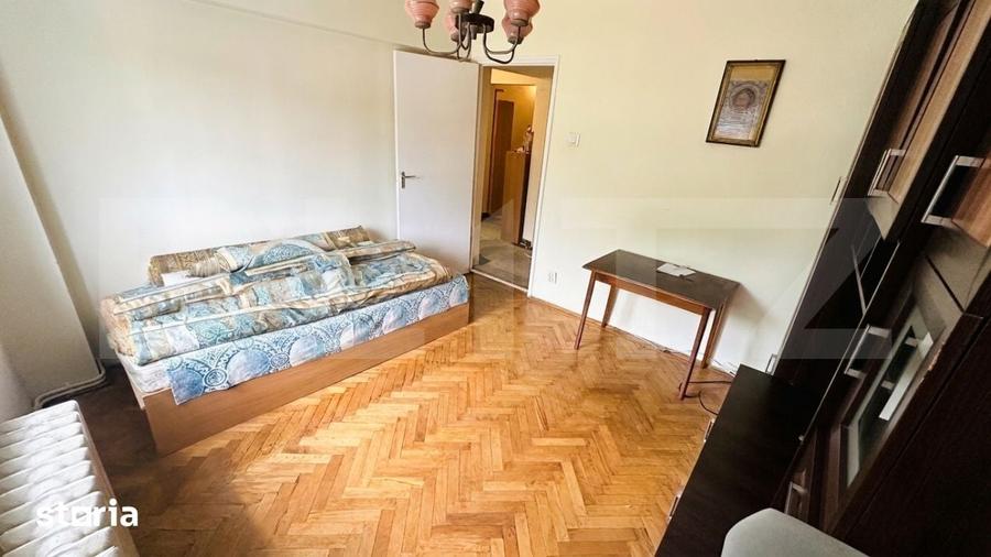 Apartament cu 4 camere decomandat în Central