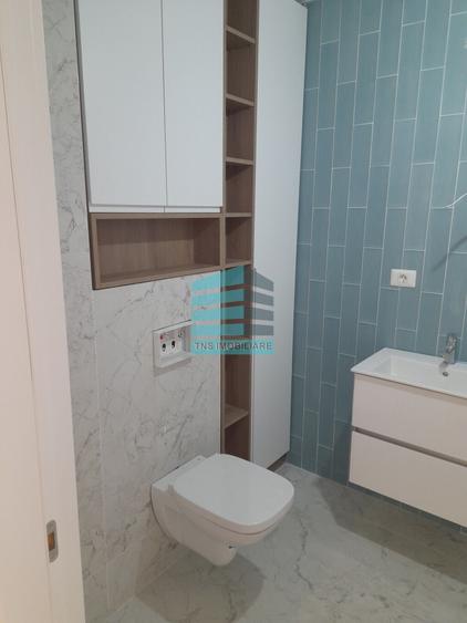 Apartament cu 4 camere decomandat în Titan