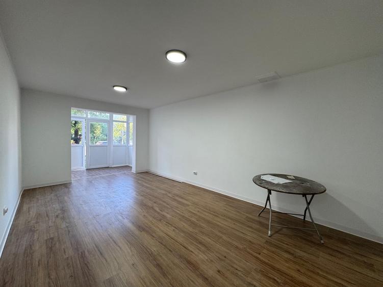 Spațiu comercial, de 30 mp, în Nicolina