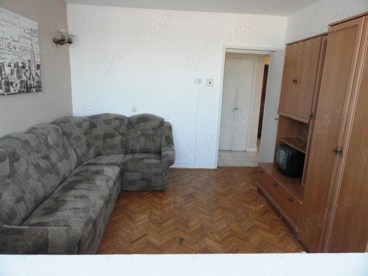 Apartament cu 2 camere decomandat în Romanilor