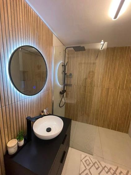 Casă individuală cu 3 camere cu Teren 7400 Mp în Central