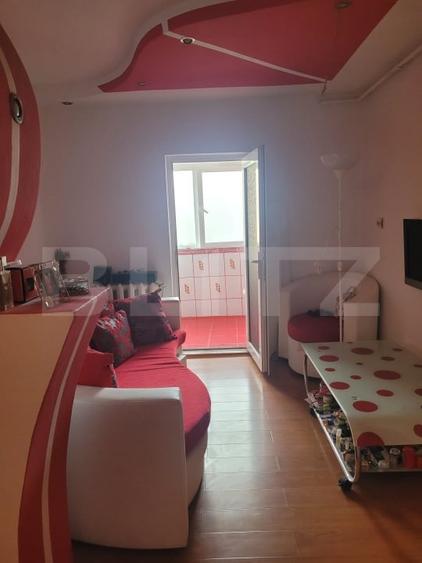 Apartament de vanzare, cu 3 camere, 70 mp, zona Revolutiei - 1