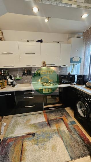 Apartament cu 3 camere semidecomandat în Est