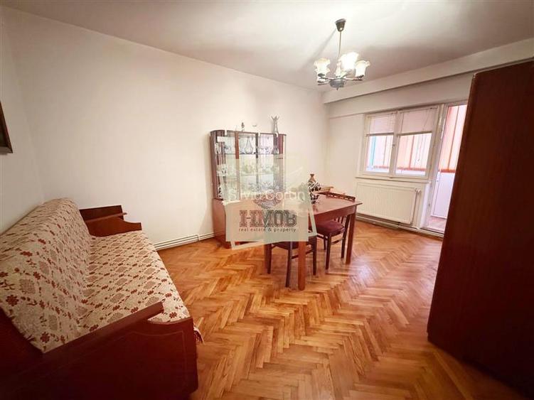 Apartament cu 4 camere 2 bai balcon si pivnita in Vasile Aaron