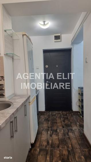 Garsonieră decomandată, mobilată în Central