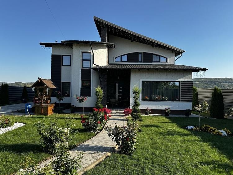 Casă cu 4 camere cu Teren 75000 Mp în Siliștea (Todirești)