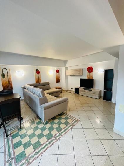 Apartament cu 3 camere decomandat în Decebal