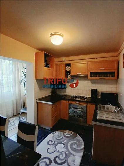 Apartament cu 3 camere decomandat în Ampoi 1