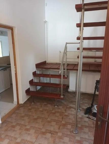 Casă individuală cu 3 camere cu Canalizare în Dezmir