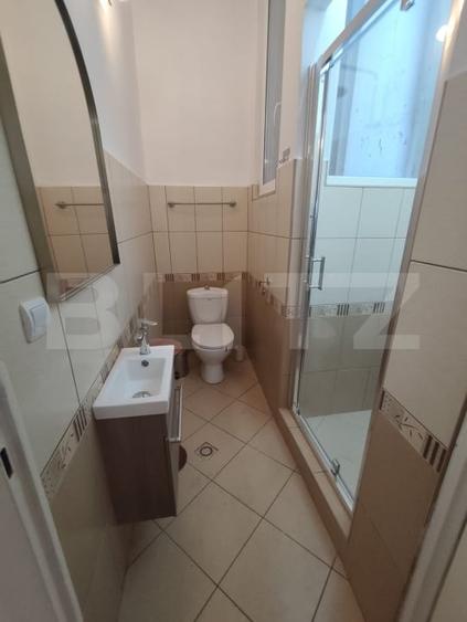 Apartament cu 4 camere semidecomandat, mobilat în Ultracentral