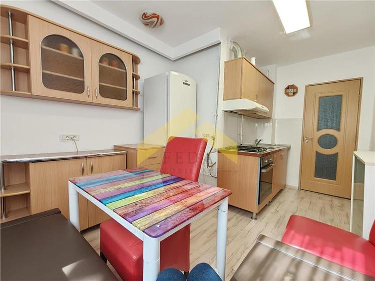 Apartament cu 2 camere decomandat, mobilat în Aurel Vlaicu