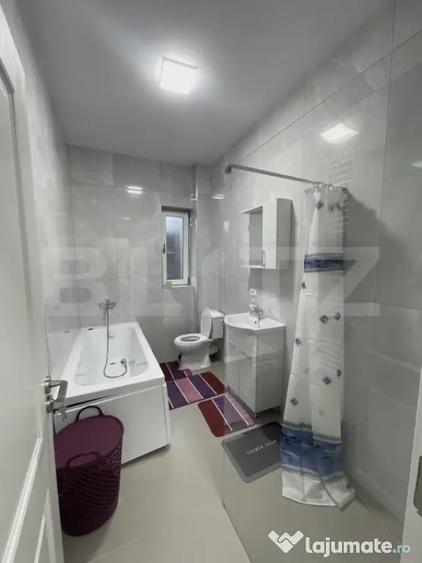 Apartament cu 3 camere semidecomandat în Central