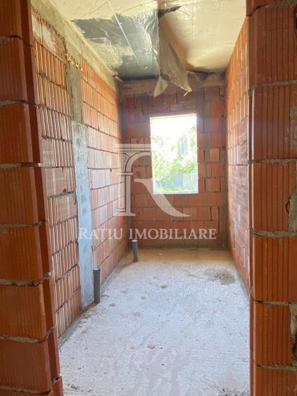 Casă individuală cu 4 camere cu Canalizare în Centura