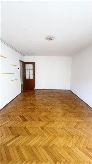 Apartament cu 2 camere decomandat în Poarta 6