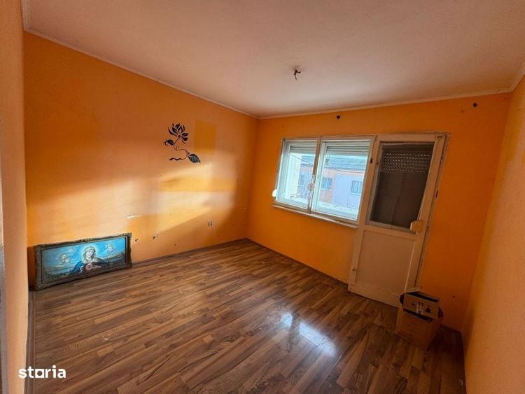 Apartament cu 3 camere semidecomandat în Central