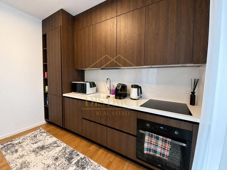 Apartament cu 3 camere decomandat, mobilat în Central