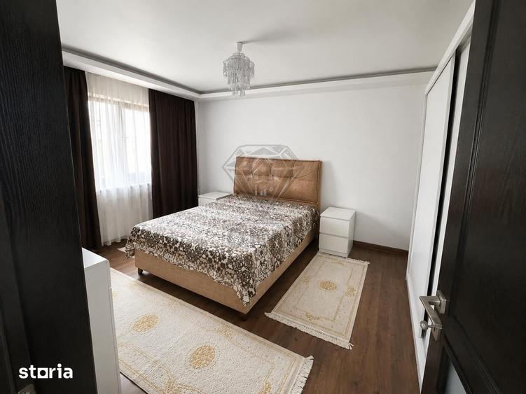Casă cu 7 camere cu Teren 750 Mp în Târgșoru Vechi