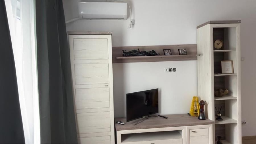 Garsonieră decomandată în Gorjului