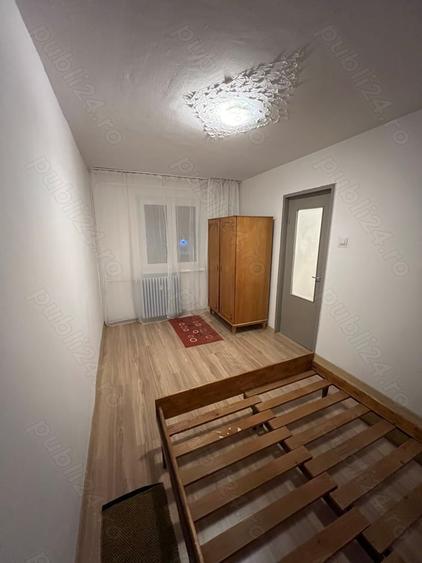 Apartament cu 2 camere semidecomandat în Aradul Nou
