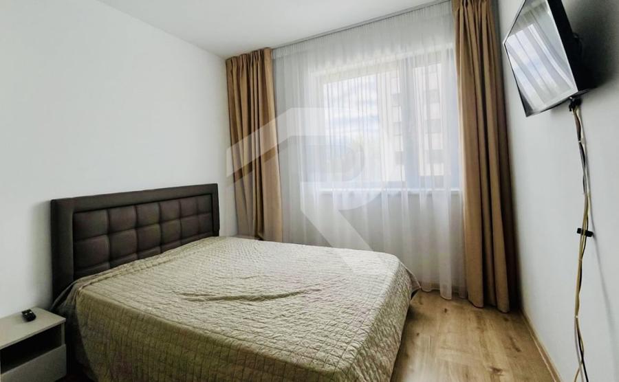 Apartament cu 4 camere semidecomandat în Băneasa