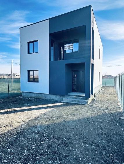 Casă cu Teren 300 Mp în Central