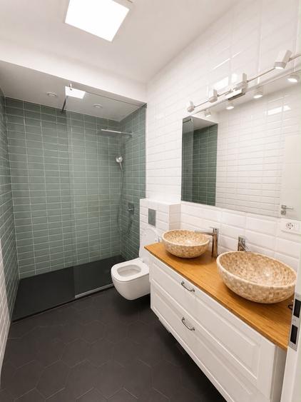 Apartament cu 3 camere decomandat în Exterior Vest