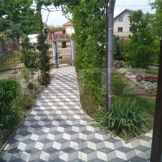 Casă individuală cu 6 camere cu Teren 3500 Mp în Florești