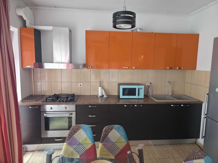 Apartament cu 3 camere semidecomandat în Titan
