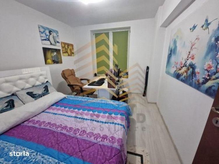 Apartament cu 3 camere decomandat în Independenței