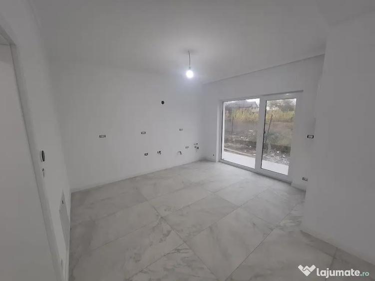 Casă cu 5 camere cu Teren 40 Mp în Gai
