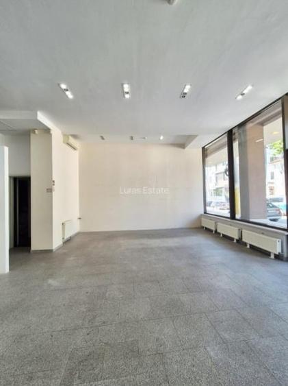 Tomis I, artera circulata, spatiu comercial amenajat - 3