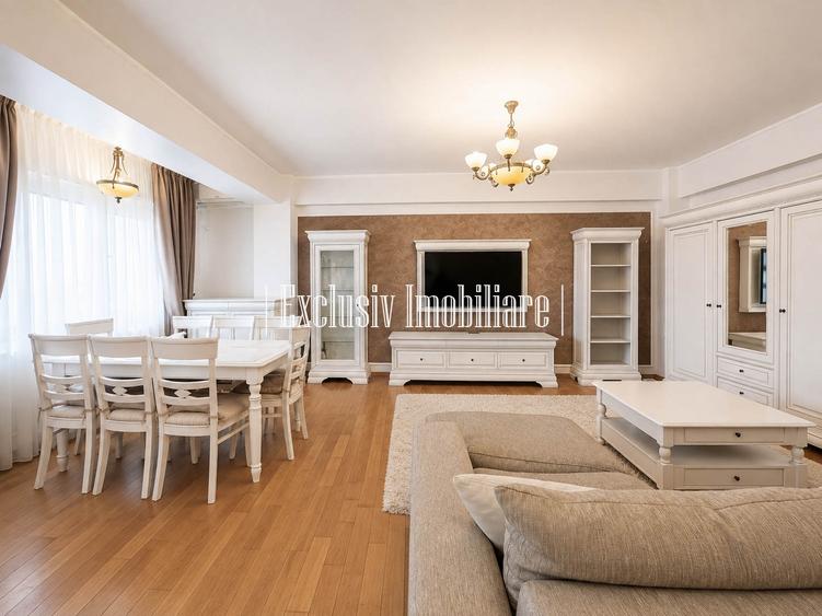 Apartament cu 3 camere decomandat în Casa de Cultură