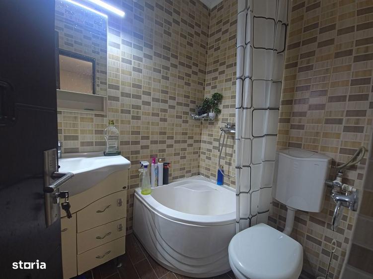Casă cu 5 camere cu Teren 210 Mp în Coiciu