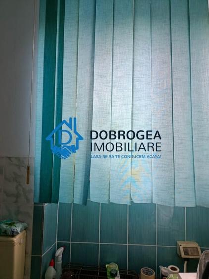 Casă individuală cu 3 camere cu Canalizare în Central