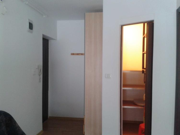 Garsonieră nedecomandată în Bârzești