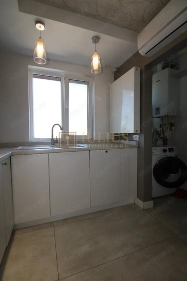 Apartament cu 3 camere semidecomandat, mobilat în Semicentral