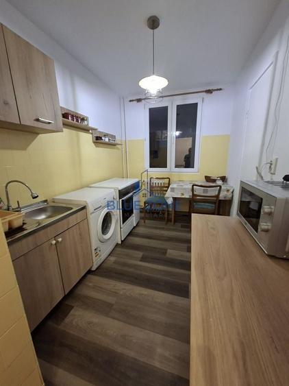 Apartament cu 3 camere decomandat, mobilat în Drumul Taberei