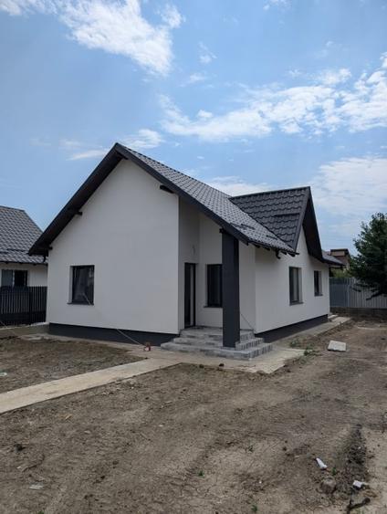 Casă individuală cu 3 camere cu Teren 400 Mp în Nord