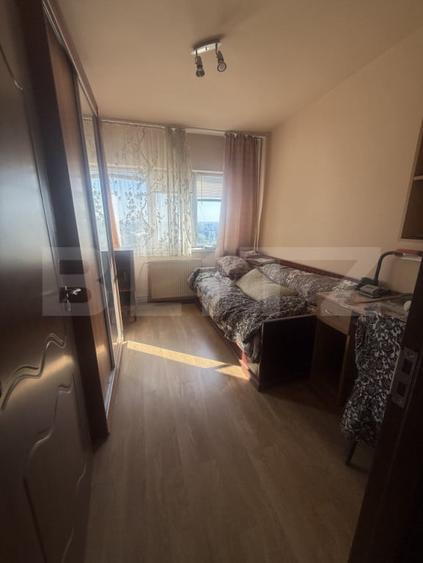 Apartament cu 3 camere decomandat în Micro 6