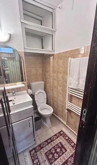 Apartament cu 2 camere semidecomandat în Filiași