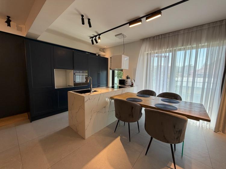 Apartament cu 3 camere semidecomandat în Domenii