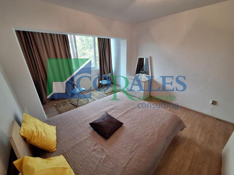 Apartament cu 3 camere semidecomandat, mobilat în Baba-Dochia