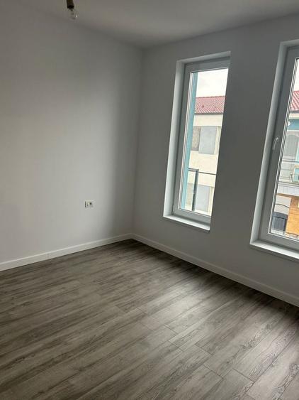 Apartament cu 2 camere decomandat în Girocului