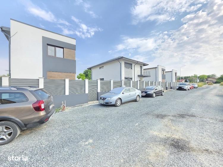 Casă cu 4 camere cu Teren 500 Mp în Central