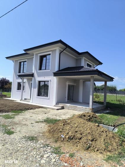 Casă cu 4 camere cu Teren 375 Mp în Valea Ursului