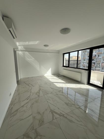 Apartament cu 3 camere semidecomandat în Dorobanți