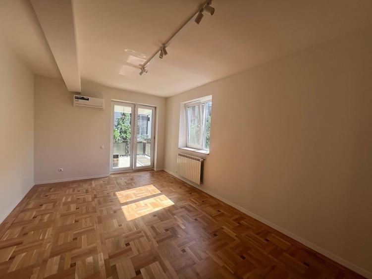Apartament cu 3 camere decomandat în Herăstrău